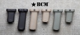 Přední rukojeť BCM GUNFIGHTER Vertical Grip - picatinny - s úložným prostorem - FDE Bravo Company